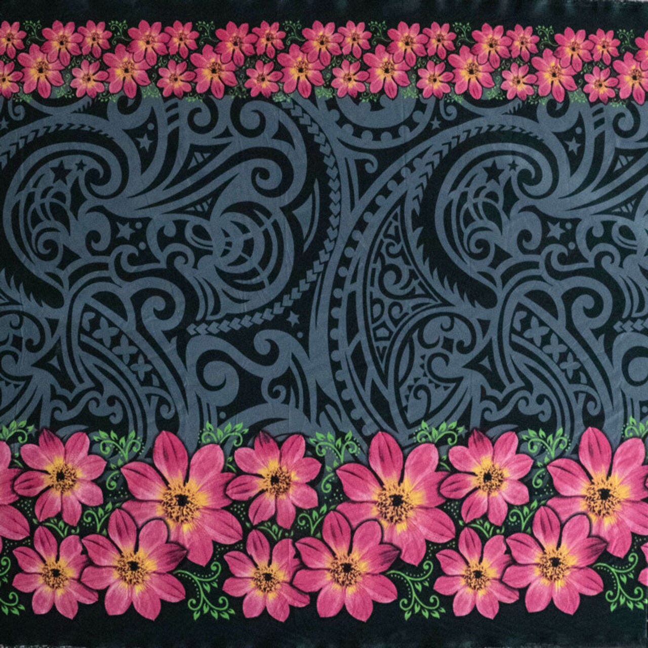 1 Yard Traditional Polynesian Tattoo Daisy Double Border Peachskin Polyester Fabric 44/45 Inch Width